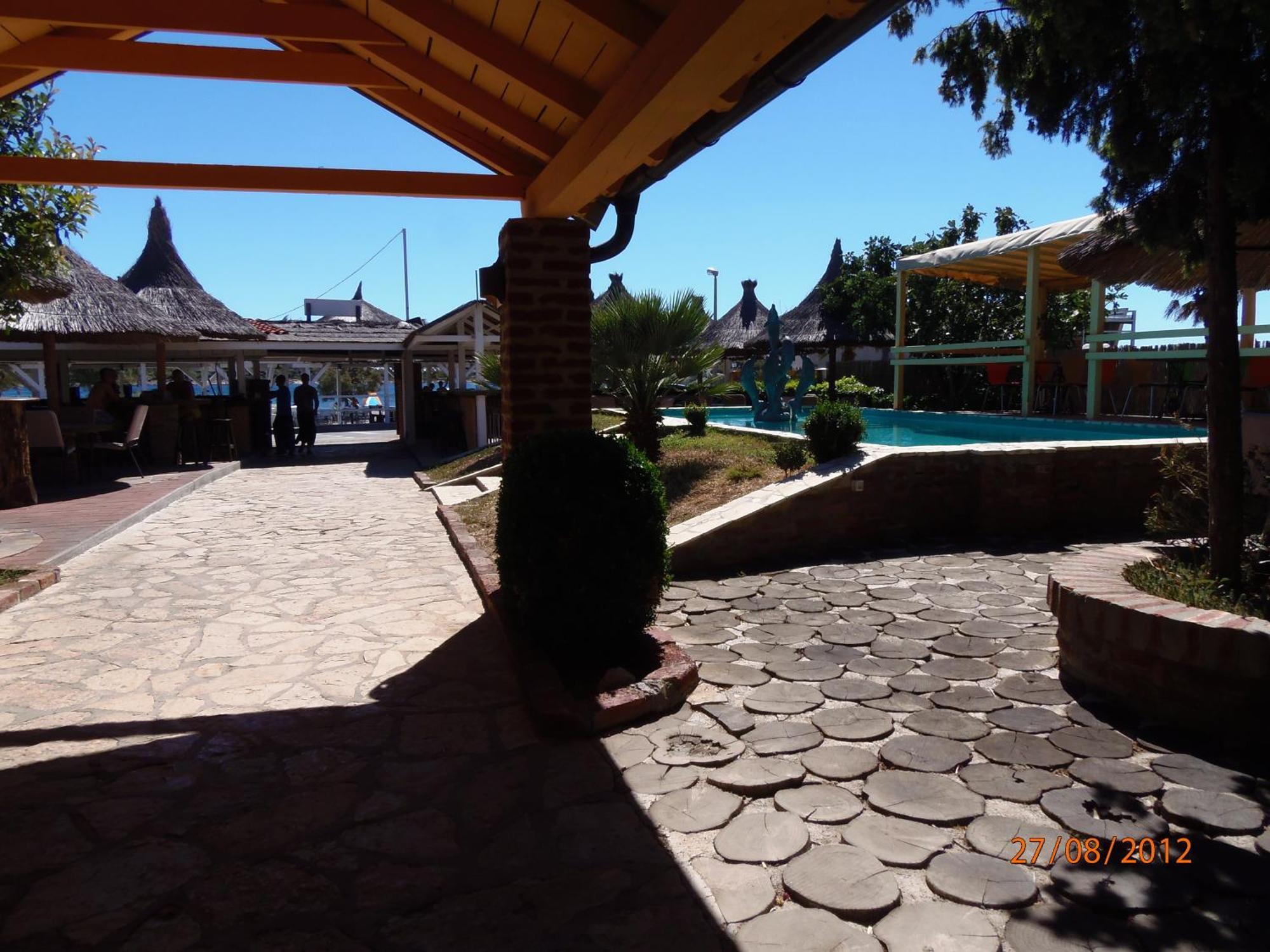 Tribunia Beach Hotel Tribalj Exterior foto